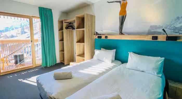 The People, Les Deux Alpes ski chalet, image 3